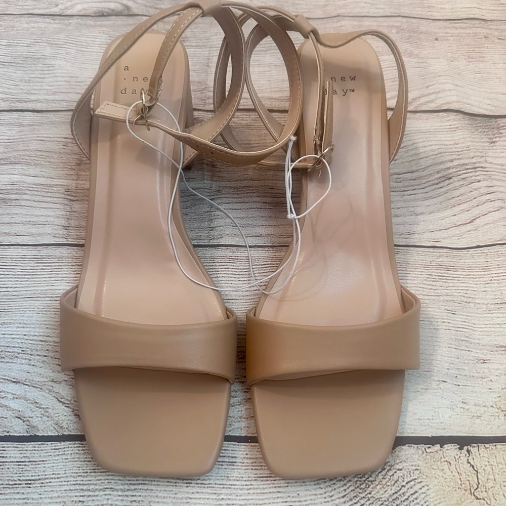 Sandals block heel